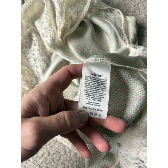 Aritzia Wilfred Sonnet ditsy Floral Lace Skirt size 2 Green - Picture 14 of 14